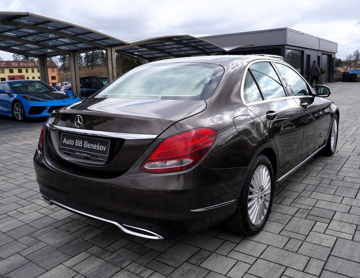 Mercedes-Benz Třídy C Sedan / Limuzína 1,6 l 115 kw