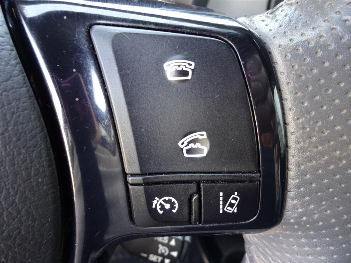 Toyota Yaris Kombi 1,3 l 73 kw