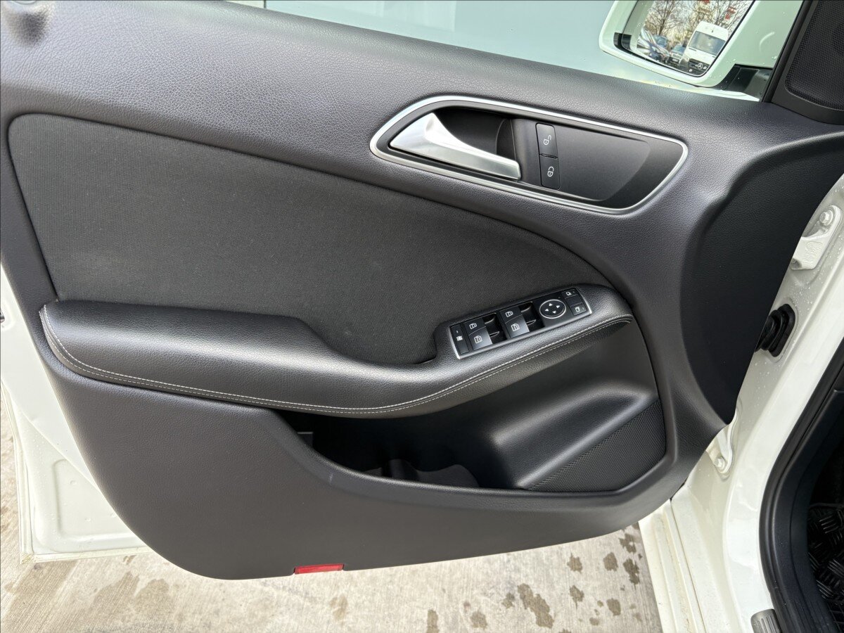 Mercedes-Benz Třídy B Kombi 1,5 l 80 kw