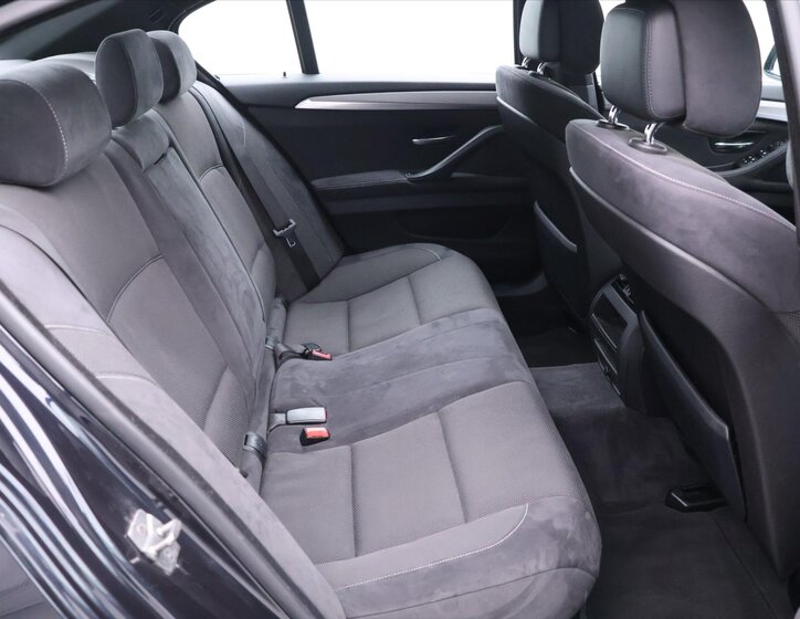 BMW Řada 5 Sedan / Limuzína 3,0 l 190 kw