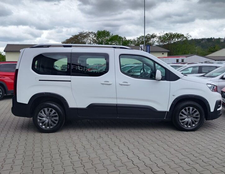 Peugeot Rifter MPV 1,5 l 75 kw