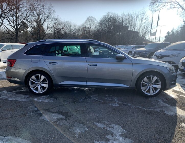 Škoda Superb Kombi 2,0 l 140 kw