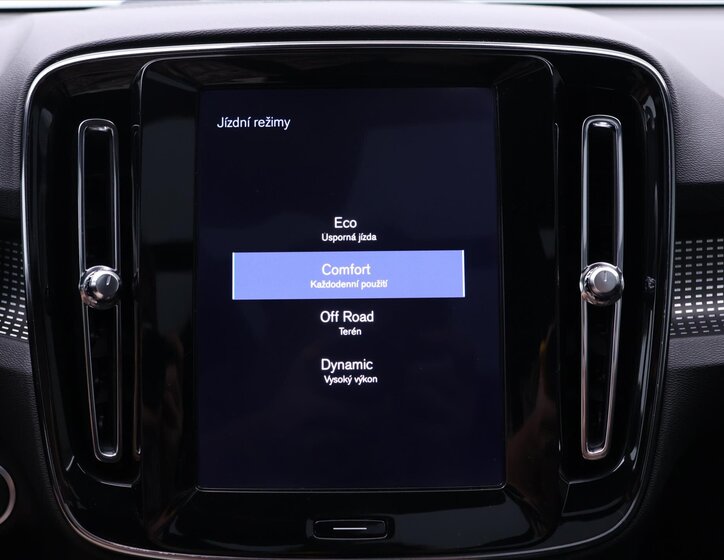 Volvo XC40 SUV 182,0 182 kw