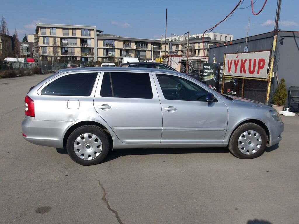 Škoda Octavia Kombi 2,0 l 103 kw