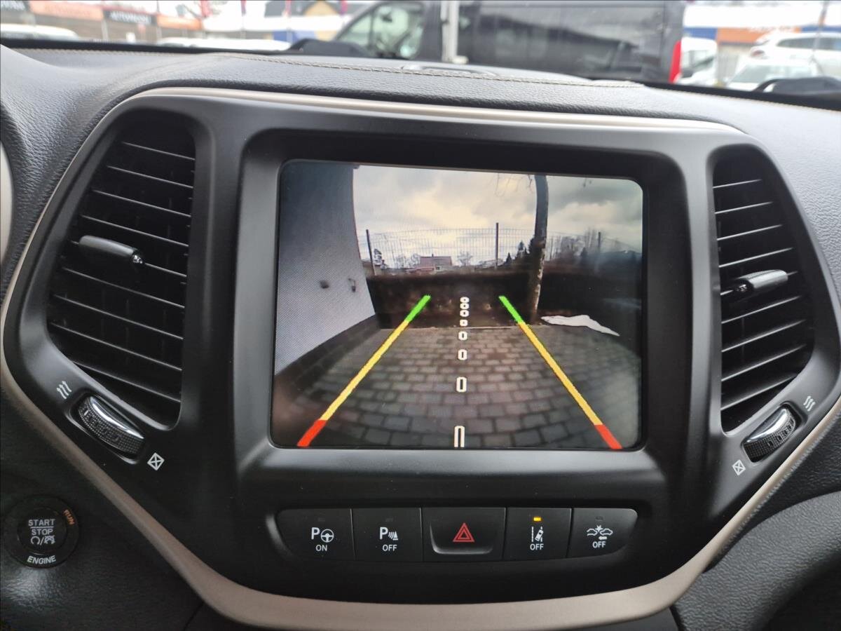 Jeep Cherokee SUV 2,2 l 147 kw