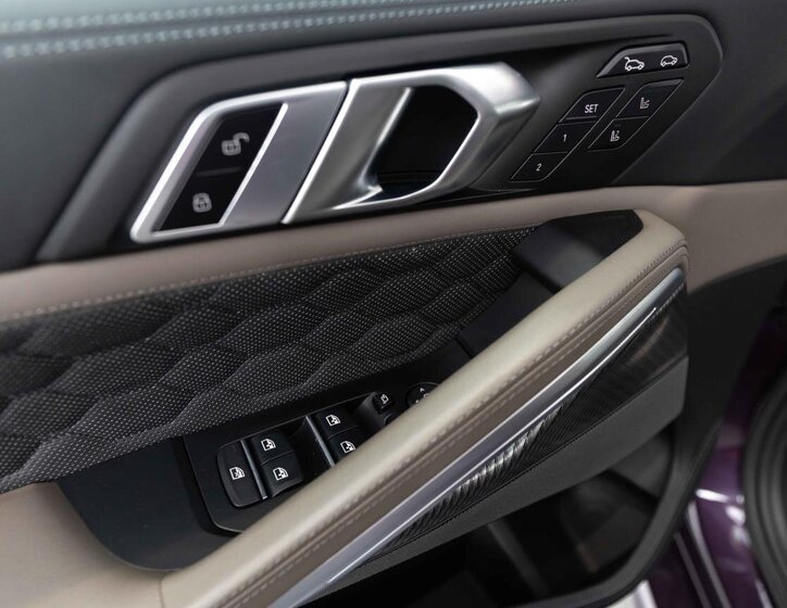 BMW X6 SUV 4,4 l 460 kw