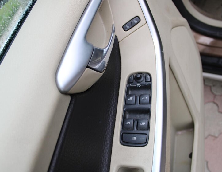 Volvo XC60 SUV / Terénní 2,4 l 129 kw