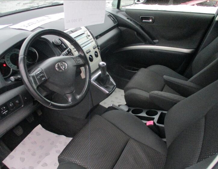 Toyota Corolla Verso 18