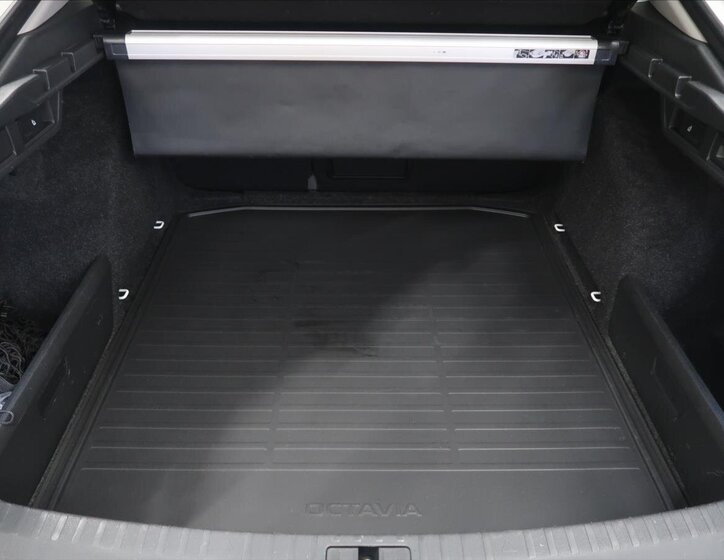 Škoda Octavia Sedan / Limuzína 1,5 l 110 kw