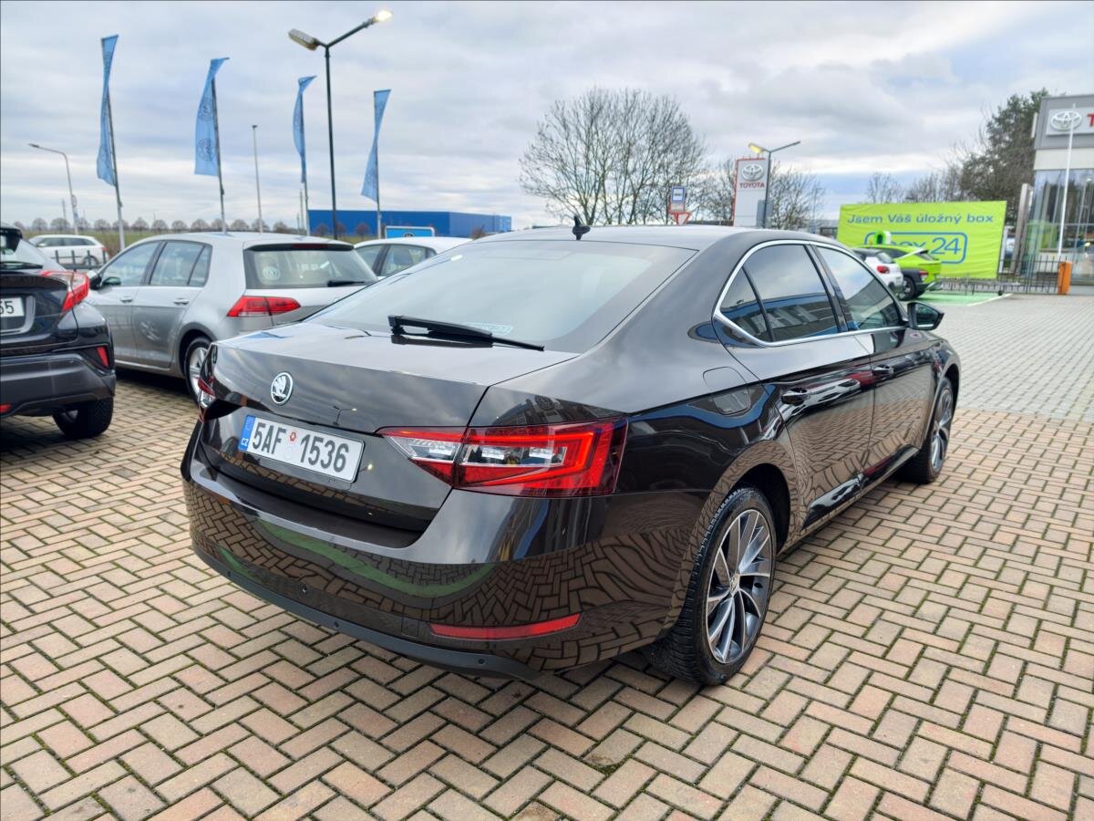 Škoda Superb Liftback 2,0 l 140 kw