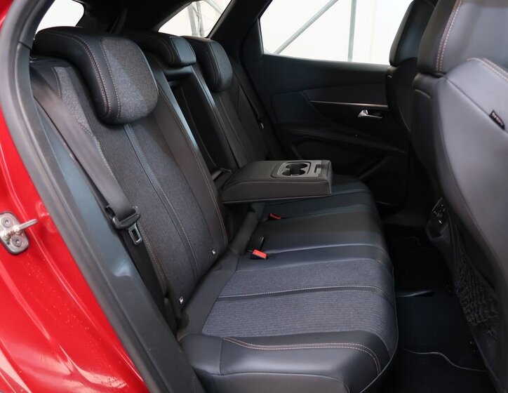 Peugeot 3008 SUV 2,0 l 110 kw