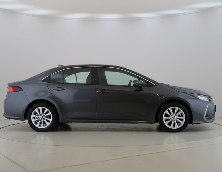 Toyota Corolla Sedan / Limuzína 1,8 l 72 kw