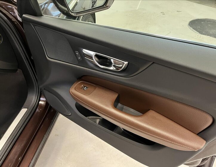 Volvo V60 Kombi 2,0 l 184 kw