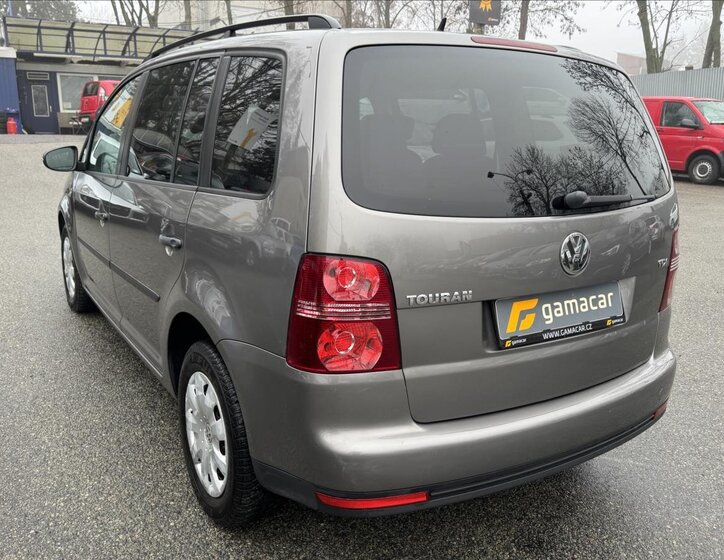 Volkswagen Touran 9
