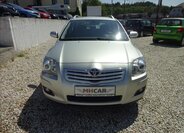 Toyota Avensis 2