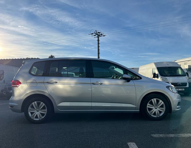Volkswagen Touran 20
