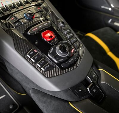 Lamborghini Aventador 12