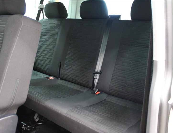 Volkswagen Caravelle Kombi 2,0 l 110 kw