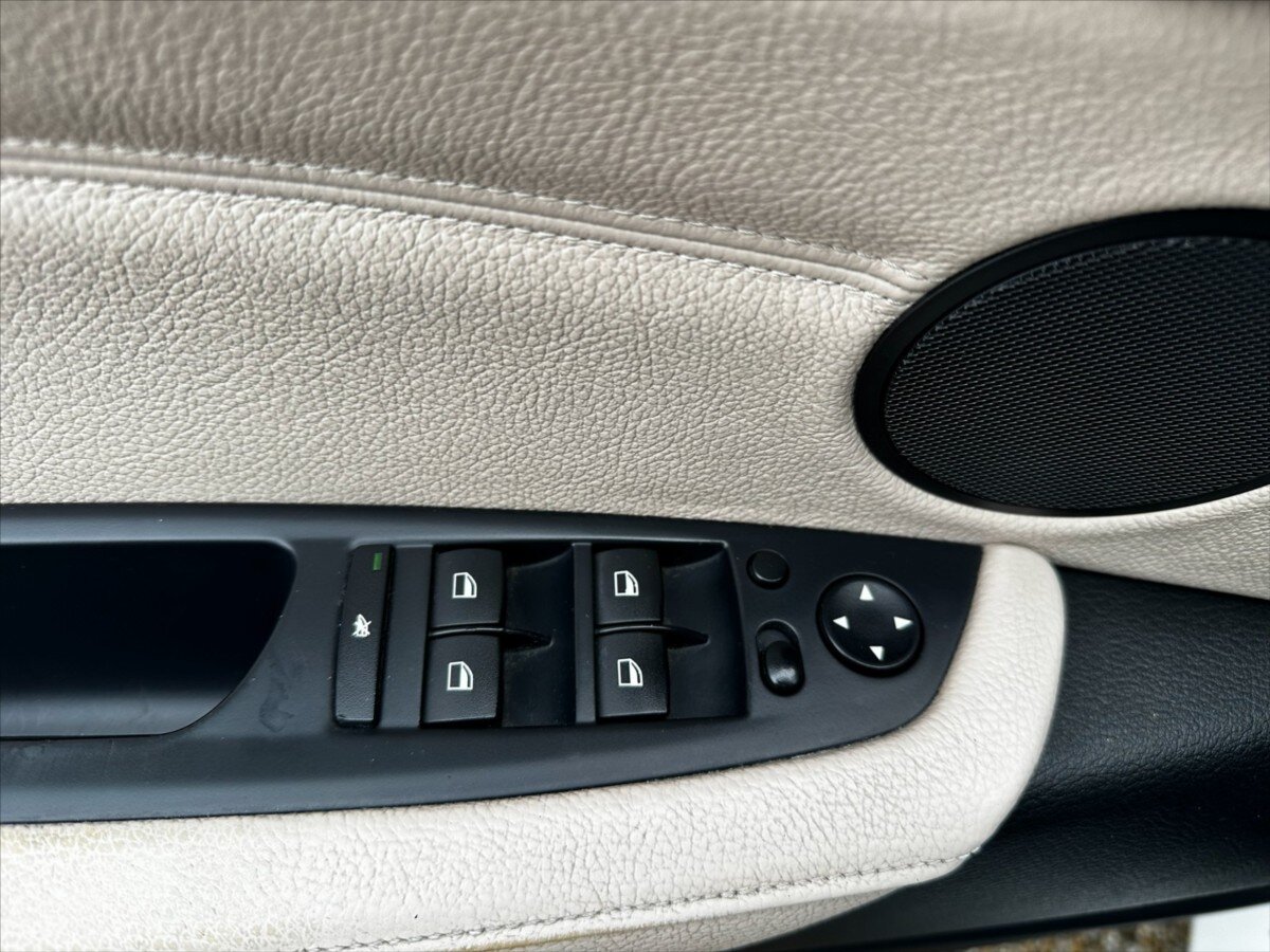 BMW X5 Kombi 3,0 l 180 kw