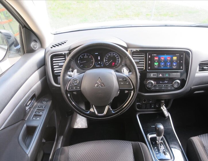 Mitsubishi Outlander SUV / Terénní 2,3 l 110 kw