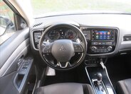 Mitsubishi Outlander SUV / Terénní 2,3 l 110 kw