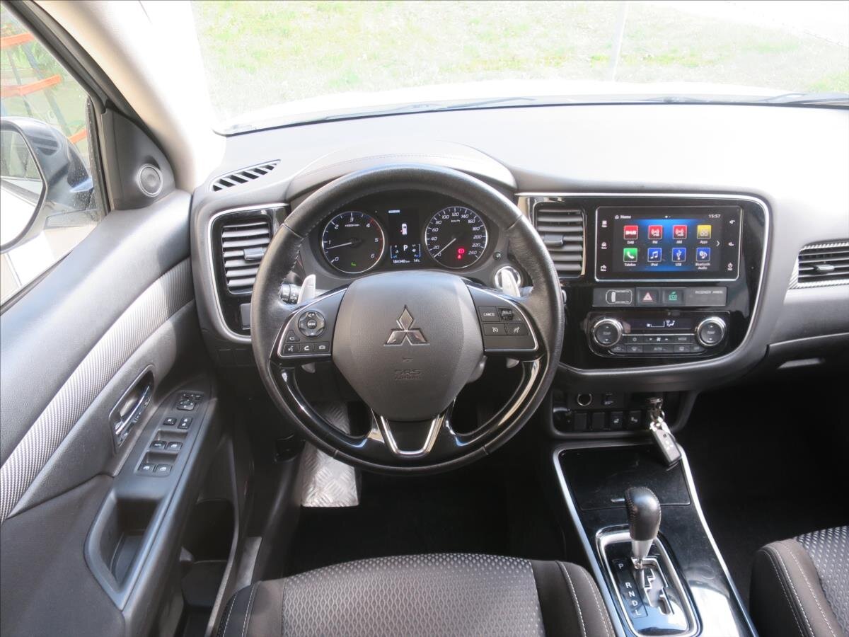 Mitsubishi Outlander SUV / Terénní 2,3 l 110 kw