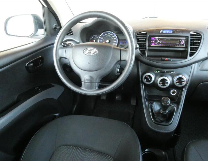 Hyundai i10 24