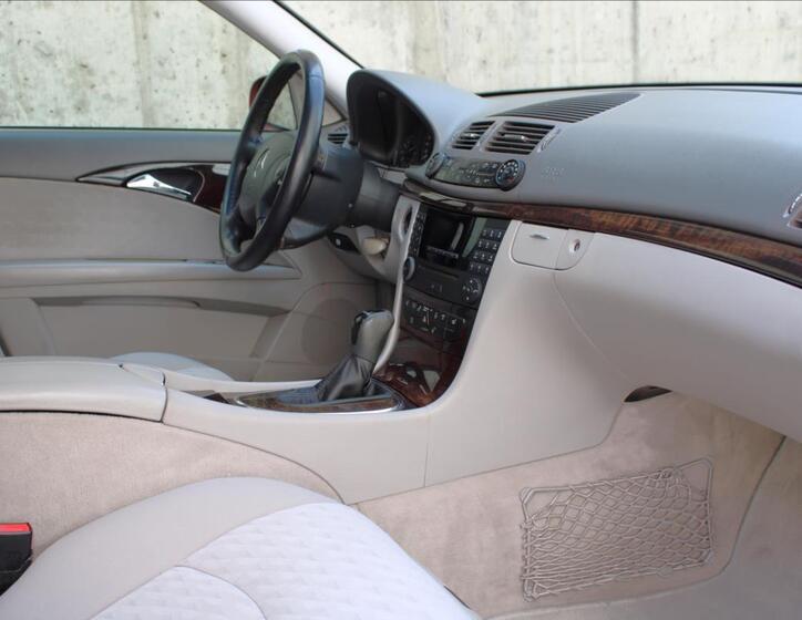 Mercedes-Benz Třídy E 27