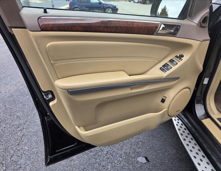 Mercedes-Benz GL SUV / Terénní 3,0 l 165 kw