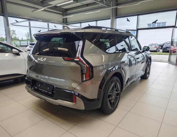 KIA EV9 5