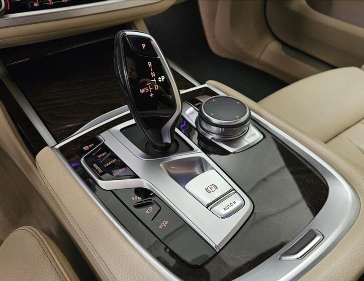 BMW Řada 7 39
