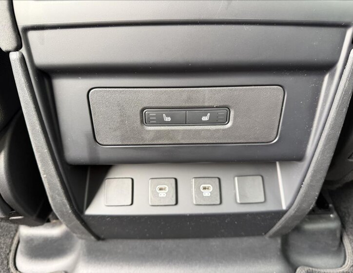 Land Rover Defender SUV / Terénní 3,0 l 221 kw