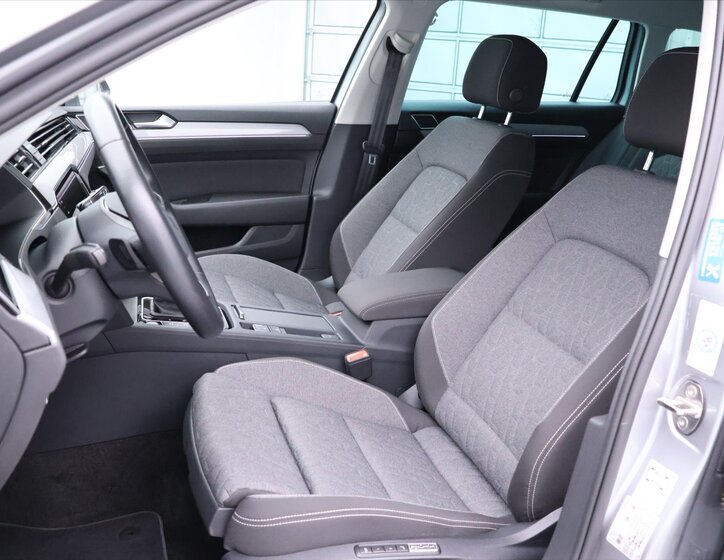 Volkswagen Passat 11