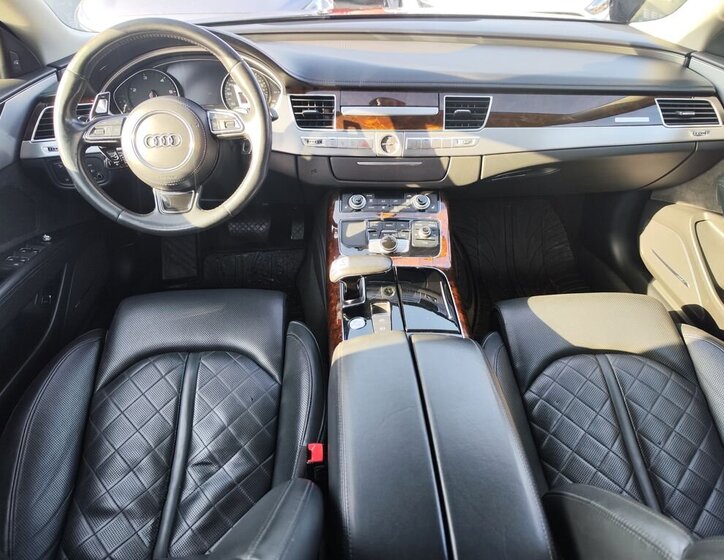 Audi A8 Sedan / Limuzína 3,0 l 190 kw