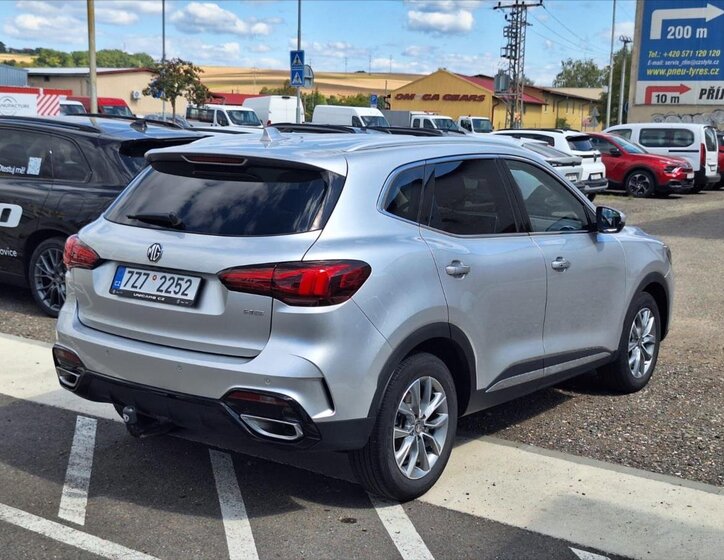 MG HS SUV / Terénní 1,5 l 119 kw