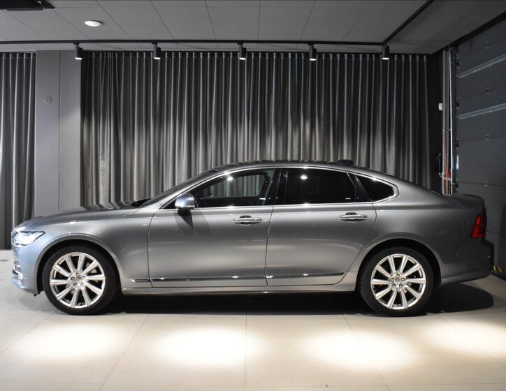Volvo S90 Sedan / Limuzína 2,0 l 228 kw