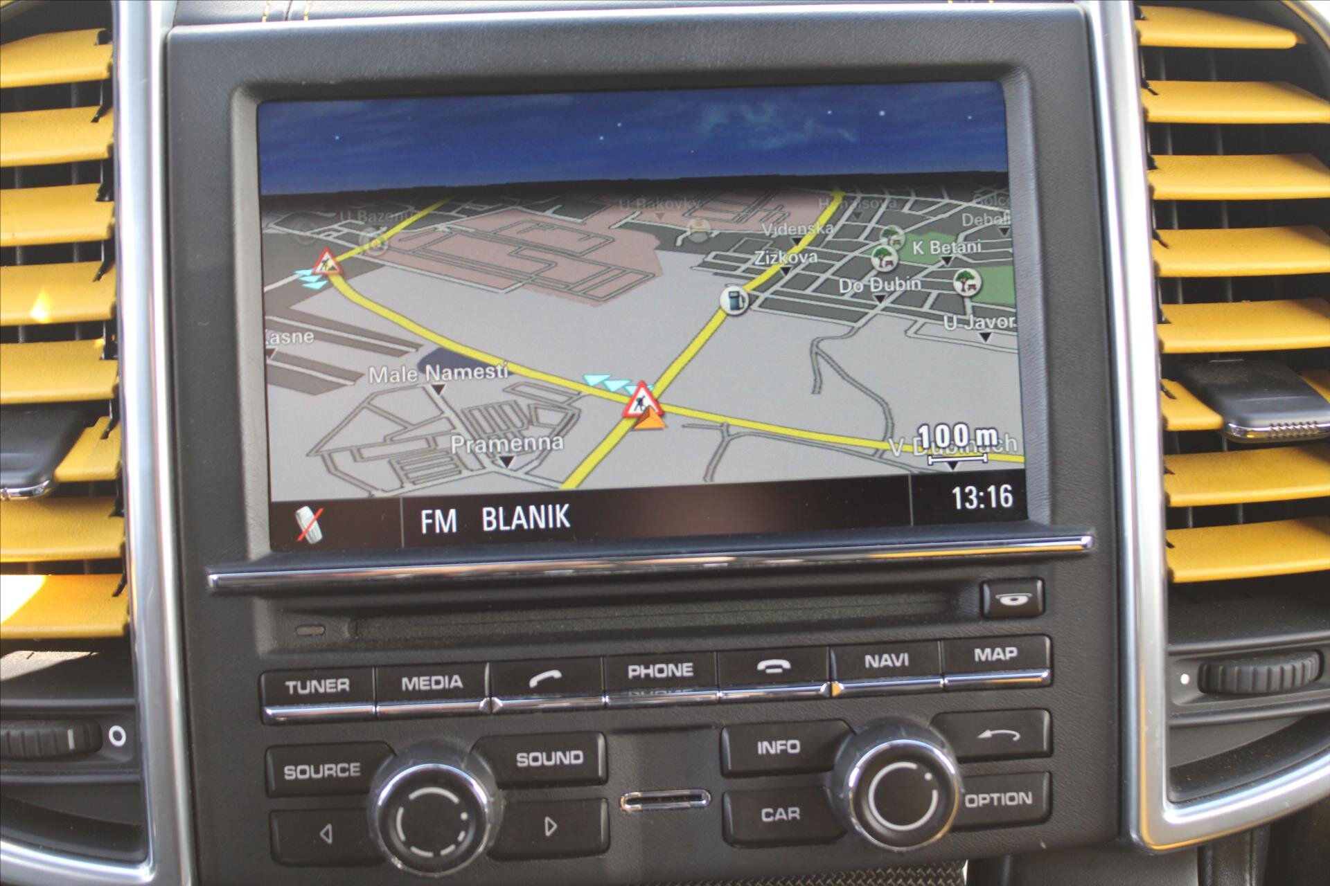 Porsche Cayenne SUV / Terénní 4,8 l 397 kw