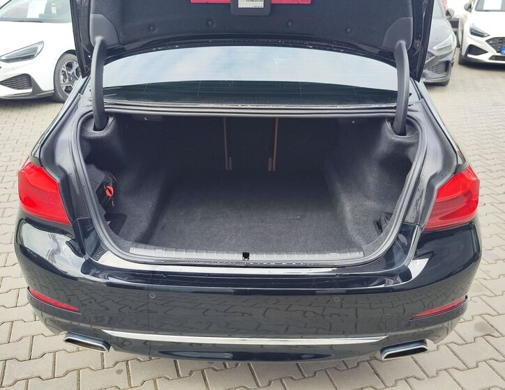 BMW Řada 5 Sedan / Limuzína 3,0 l 235 kw