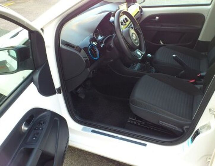 Volkswagen up! 13