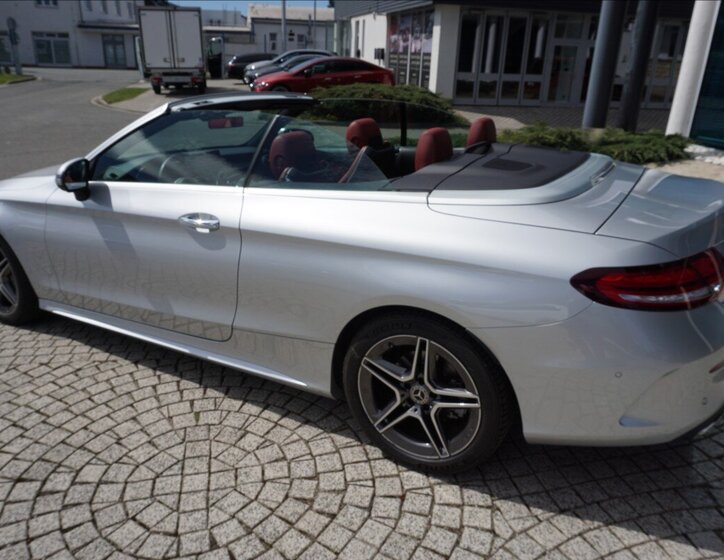 Mercedes-Benz Třídy C Kabriolet 2,0 l 190 kw