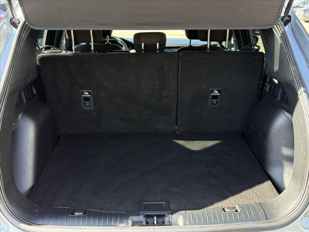 Ford Kuga SUV / Terénní 2,5 l 140 kw