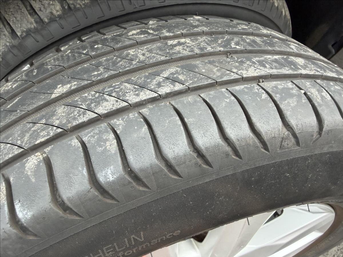 Volkswagen Touran MPV 1,2 l 81 kw