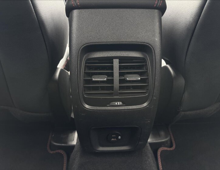 Ford Kuga SUV / Terénní 2,5 l 140 kw