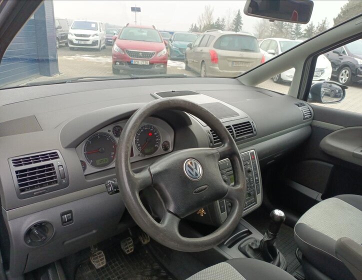 Volkswagen Sharan MPV 2,0 l 103 kw