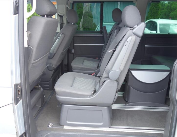 Volkswagen Multivan Kombi 2,5 l 128 kw