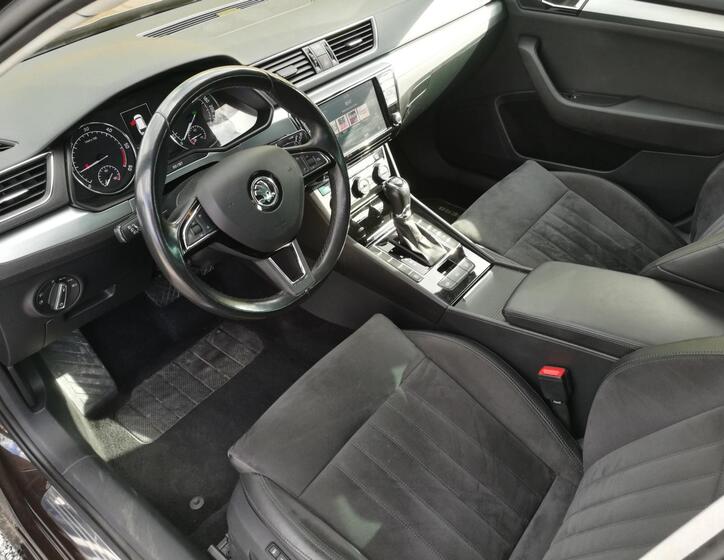 Škoda Superb 12