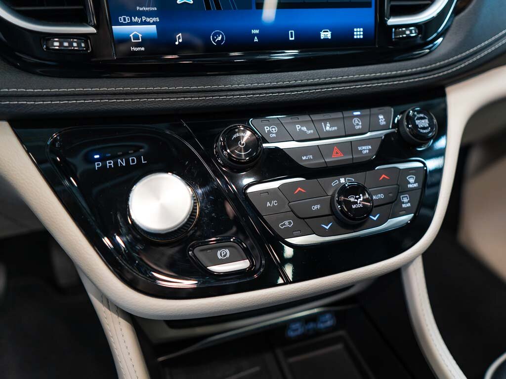 Chrysler Pacifica MPV 3,6 l 221 kw