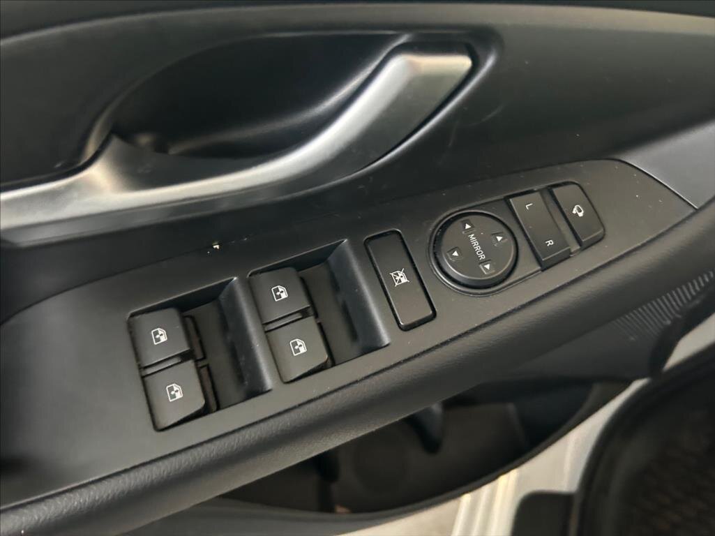 Hyundai i30 Liftback 998,0 74 kw