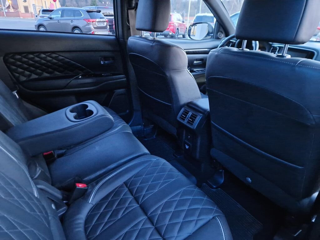 Mitsubishi Outlander SUV / Terénní 2,4 l 165 kw