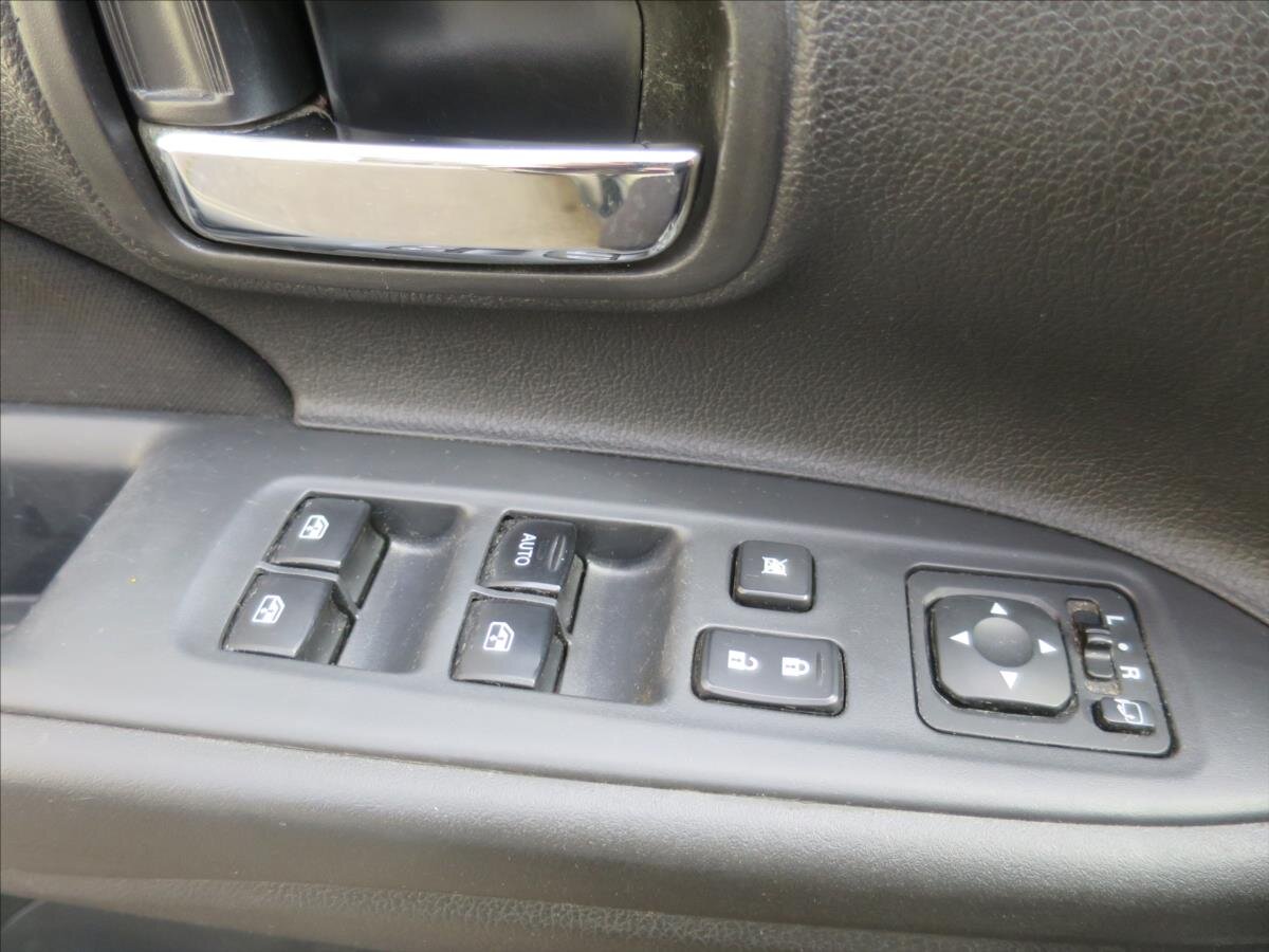 Mitsubishi Outlander SUV / Terénní 2,3 l 110 kw